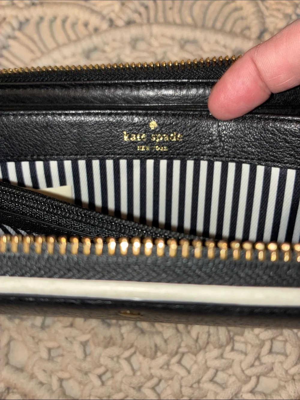 kate spade classic zip
